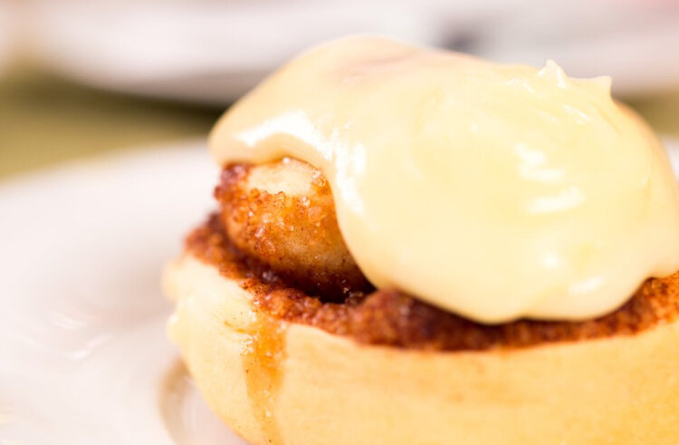  Выпечка - это всегда великолепный аромат, который заполняет всё пространство в квартире и заставляет домочадцев улыбаться в предвкушении вкусняшек.