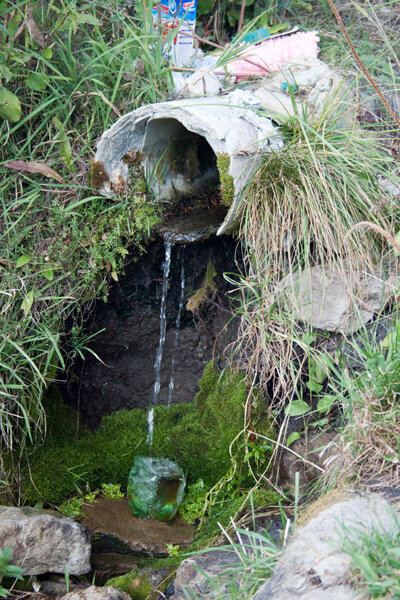 необычный родник с дистиллированной водой