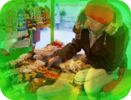 на таких прилавках мы располагались  (изображение из открытого источника сети интернет) 