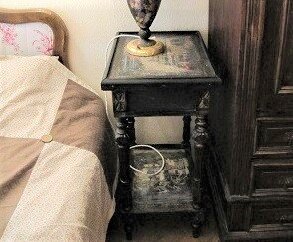 Бывший самоварный столик