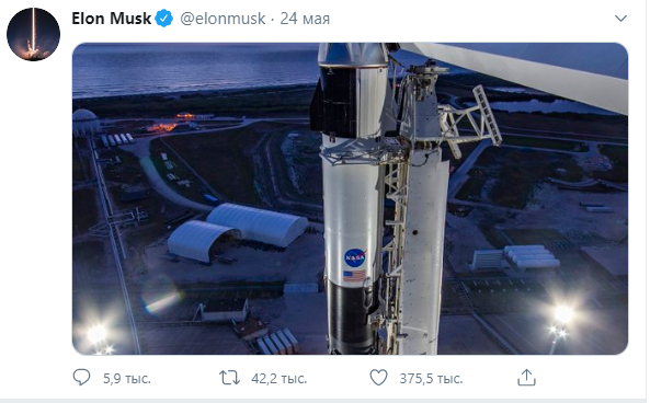 Dragon 2 — американский многоразовый пилотируемый космический корабль компании SpaceX