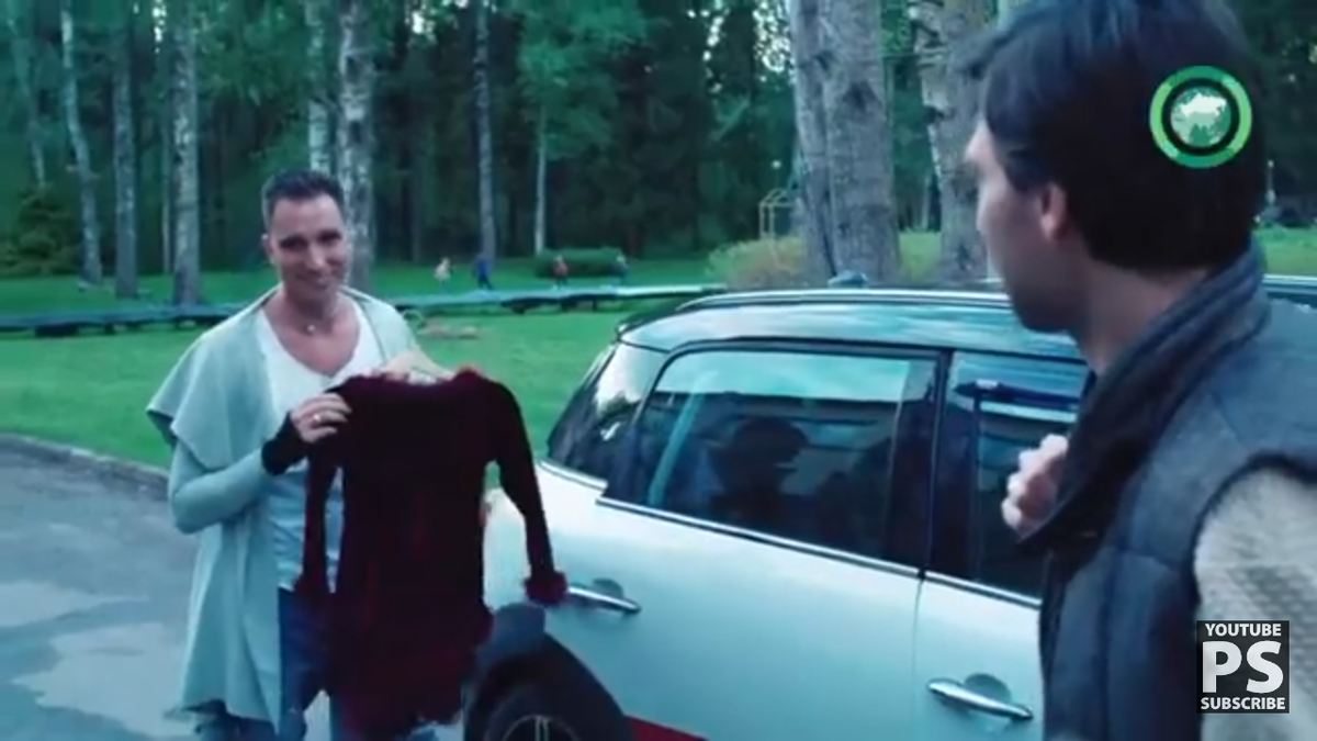 Кадр из видеоролика про геев 