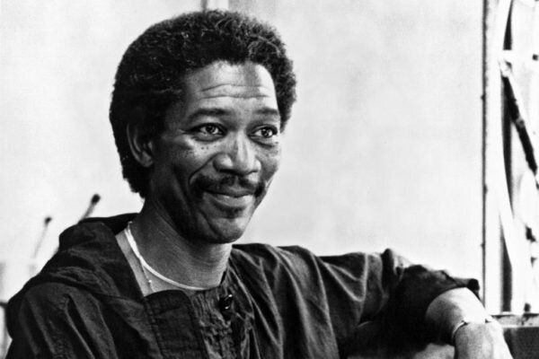 А вот так выглядел знаменитый актер в своей молодости