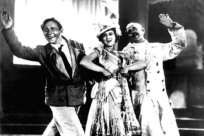 Кадр из фильма "Веселые ребята" - первая кинороль Орловой