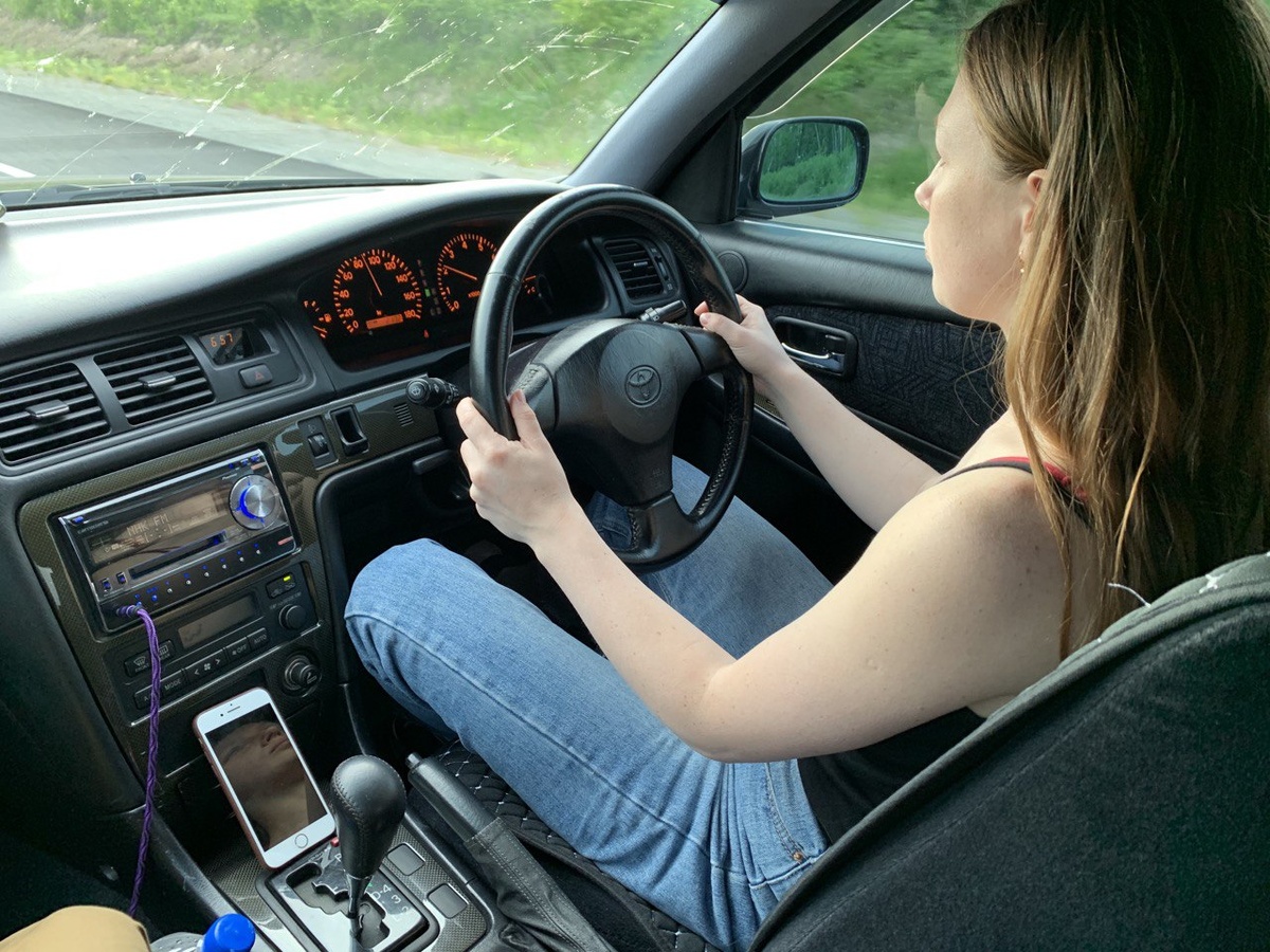 Салон Toyota CRESTA Roulant S 