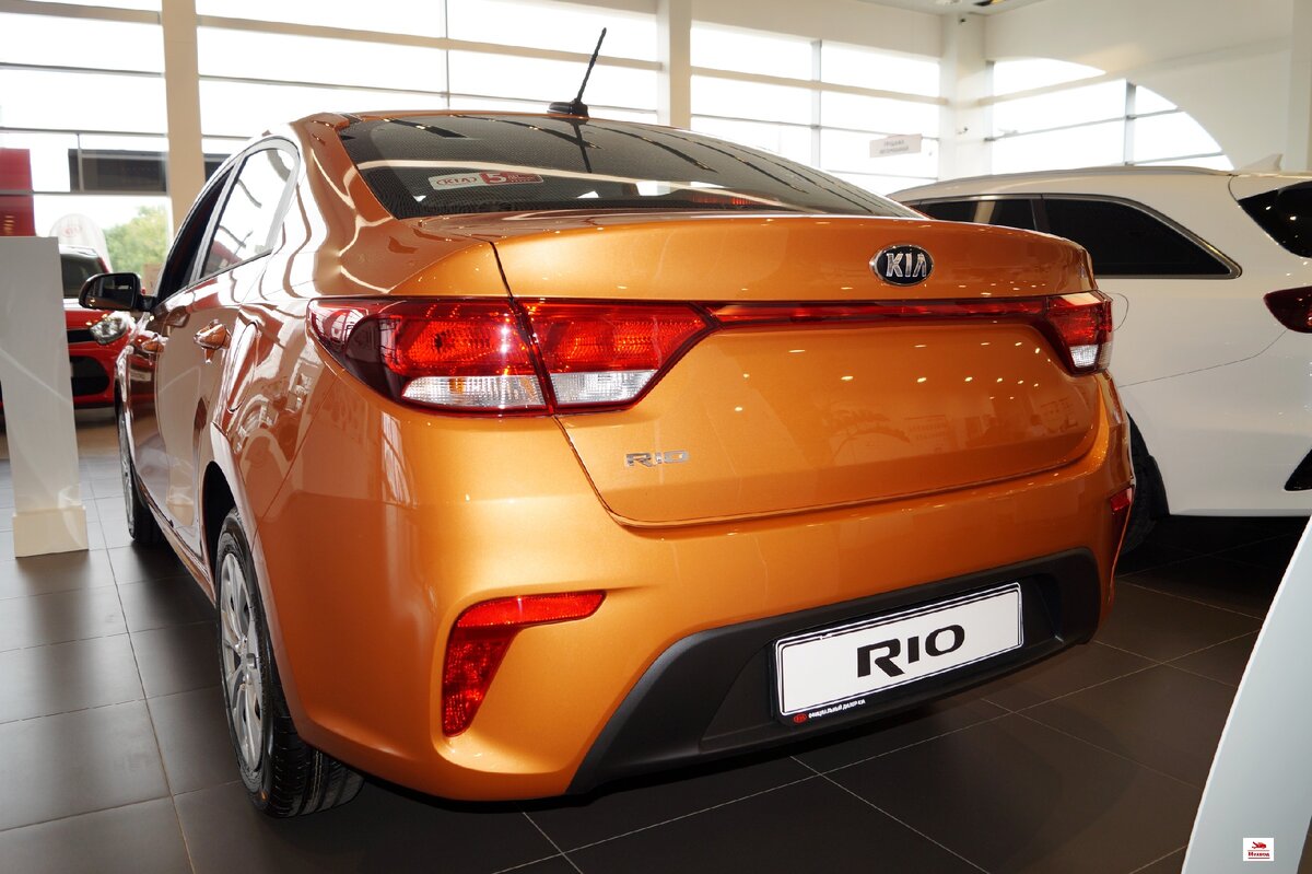 Узнал, что в продаже появился обновленный Kia Rio. Сразу же поехал в  автосалон, чтобы рассмотреть новинку | МЕХВОД | Дзен