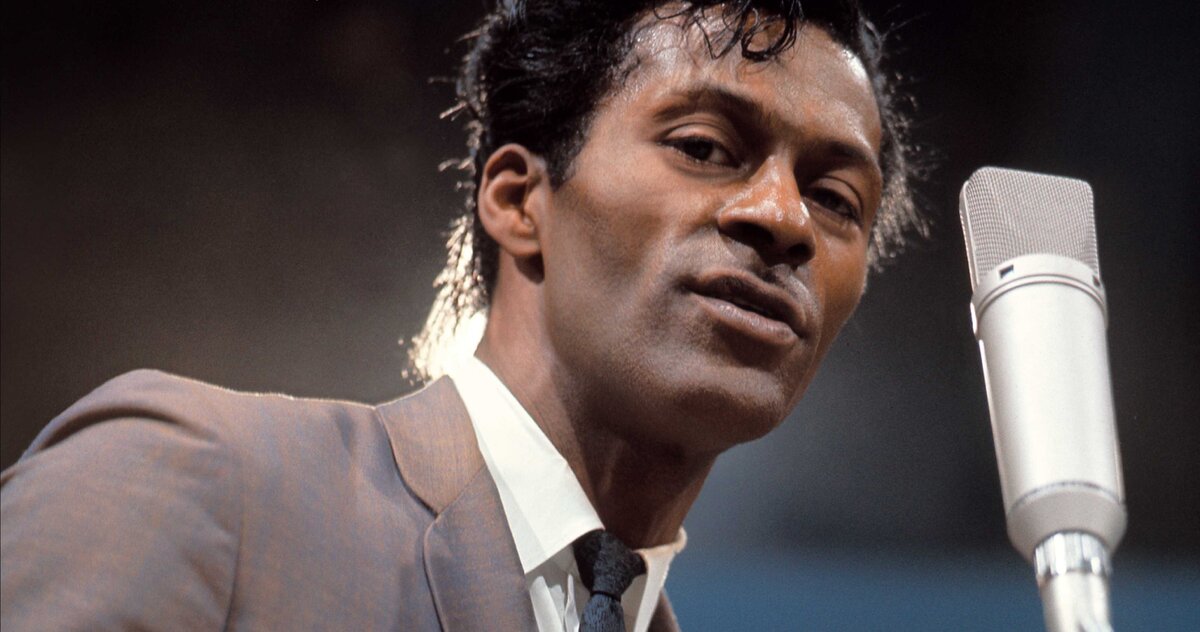 Чарльз Эдвард Андерсон (Чак) Берри (англ. Charles Edward Anderson "Chuck" Berry; 18 октября 1926, Сент-Луис, США — 18 марта 2017, Уэнтзвилл, США) — американский рок-музыкант‚ певец, гитарист, автор песен. Один из наиболее влиятельных ранних исполнителей рок-н-ролл. В 2004 году занял 5-е место в рейтинге 50 величайших исполнителей всех времён по версии журнала Rolling Stonе 