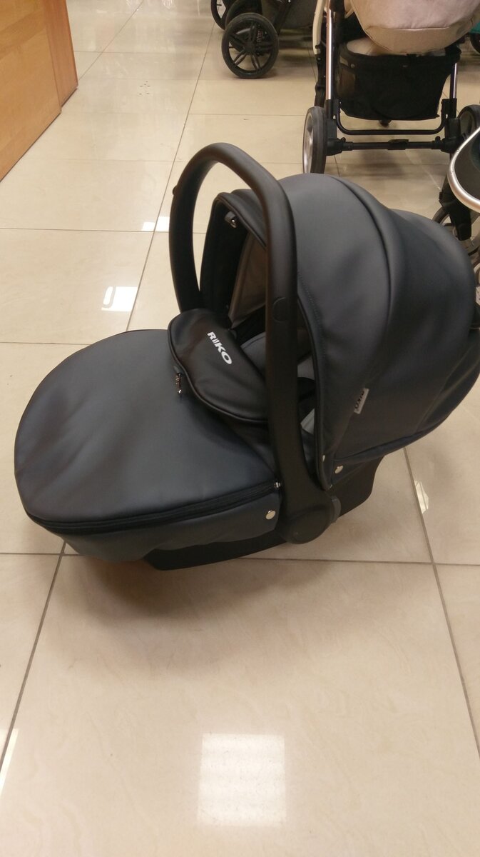 Автолюлька 0-13 с чехлом.