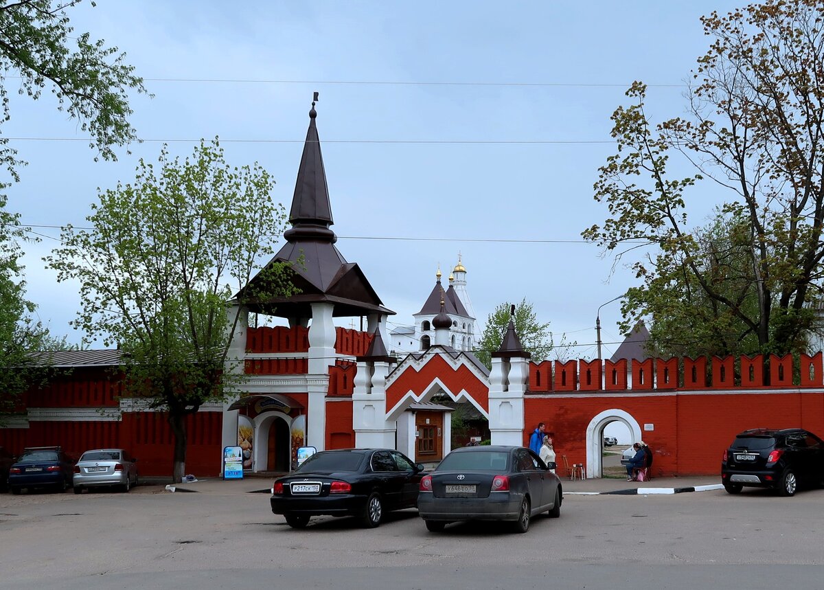 Бюджетные поездки одного дня. Введенский Владычный монастырь в Серпухове. |  С пенсией по жизни | Дзен