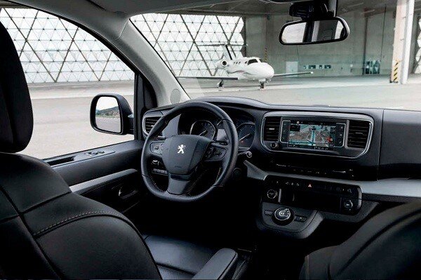 Вид из салон Peugeot 308