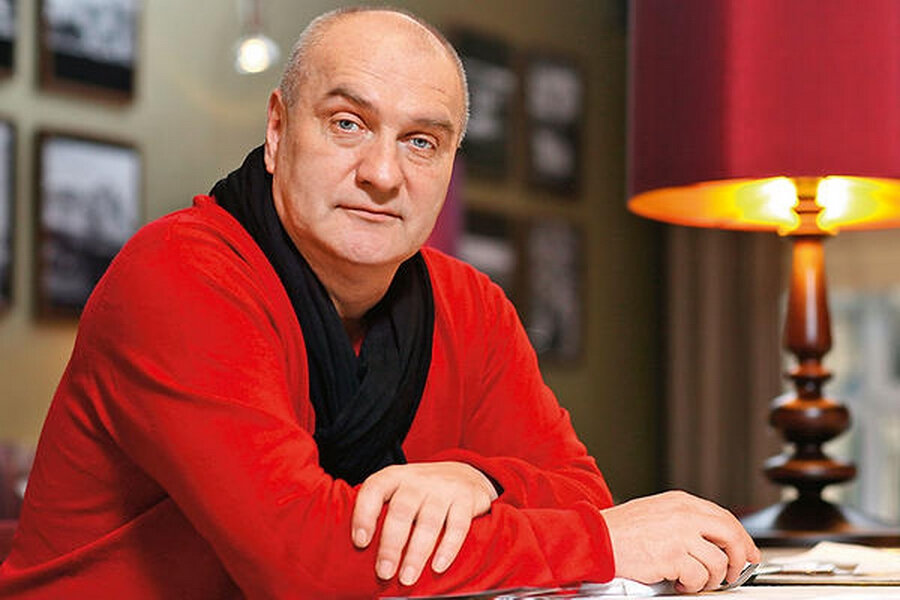 Александр Балуев известен каждому, кто знакомился с русским кинематографом. Харизматичный актер, в карьере у которого случались свои творческие взлеты и падения.