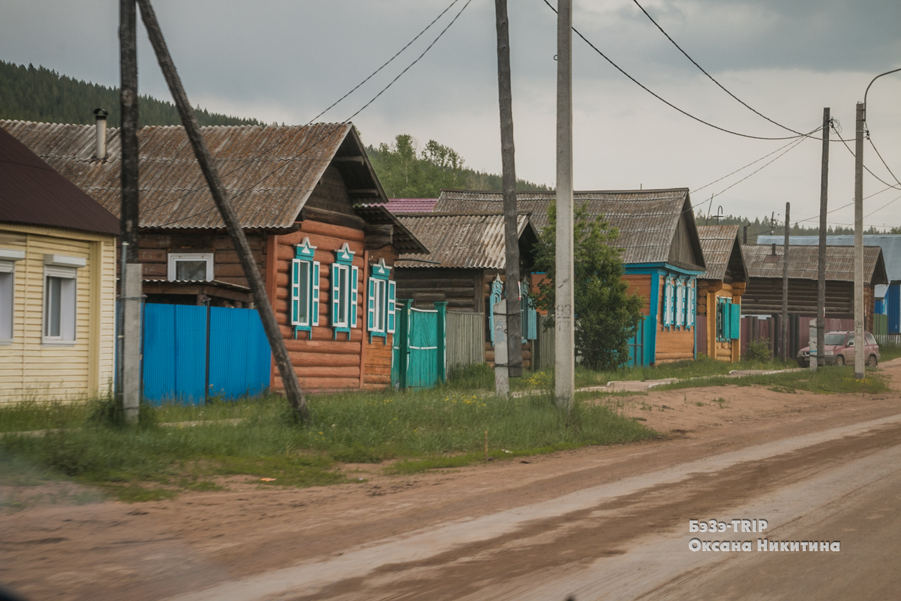 Даже не знаю грустно это или смешно. Как выглядит детская площадка в селе старообрядцев?0