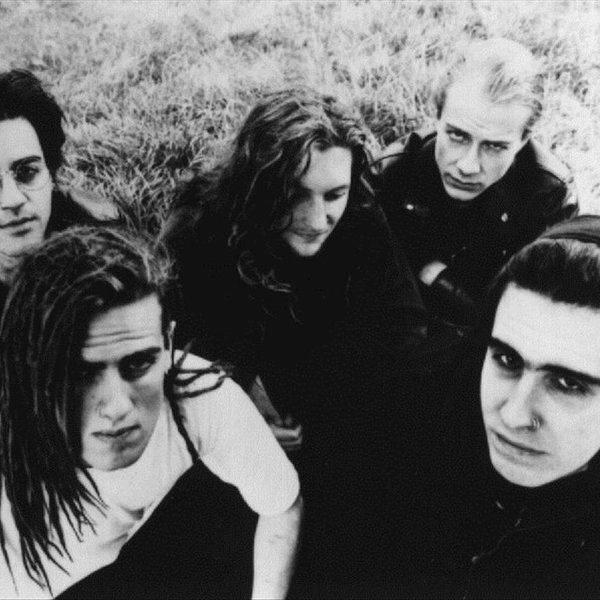 К сожалению, это единственное (!) фото группы на просторах сети.