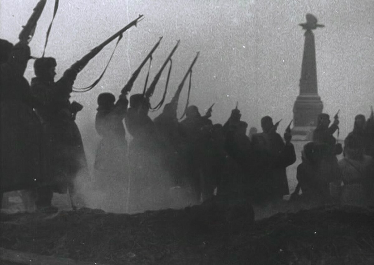 РОССИЙСКИЙ ГОСУДАРСТВЕННЫЙ АРХИВ КИНОФОТОДОКУМЕНТОВ. Кадры из кинохроники.