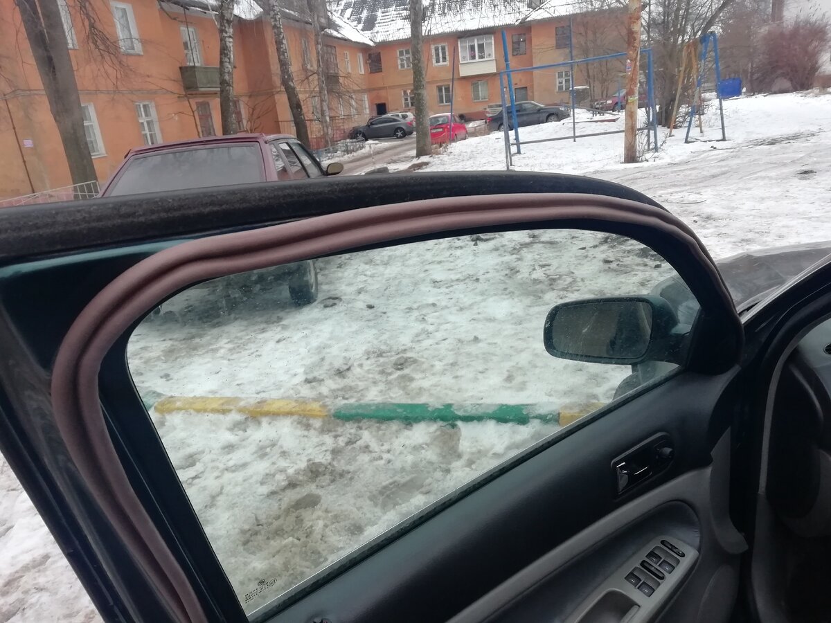 Продолжил по всему периметру одним куском