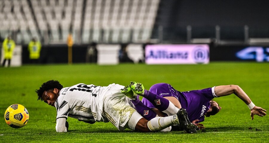 Андреа Пирло произвёл вынужденную замену сразу после удаления латераля.
