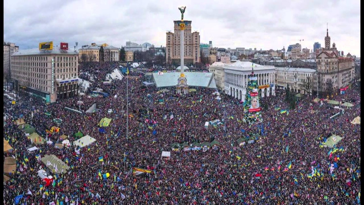 Как переводится майдан с украинского. Киев площадь независимости Евромайдан. Киев 2014. Киев Майдан 2014.