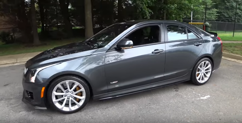 Видно дизайн левой части кузова у седана Cadillac ATS-V 2019 года.