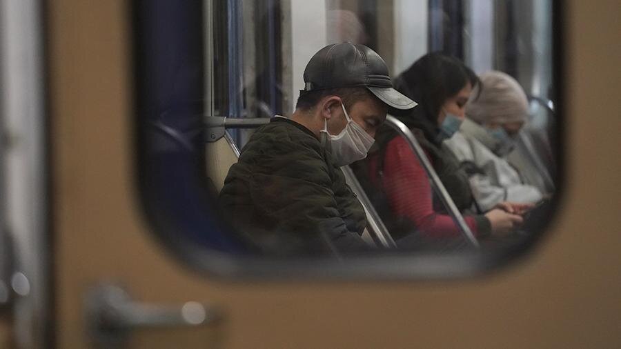 Источник: https://iz.ru/1006401/2020-04-30/passazhirov-metro-moskvy-mogut-obiazat-nosit-maski