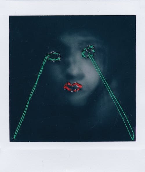  Мои родители тренируются на мне, как на боксерской груше. Оттачивая свой язык и ироничный стиль.  