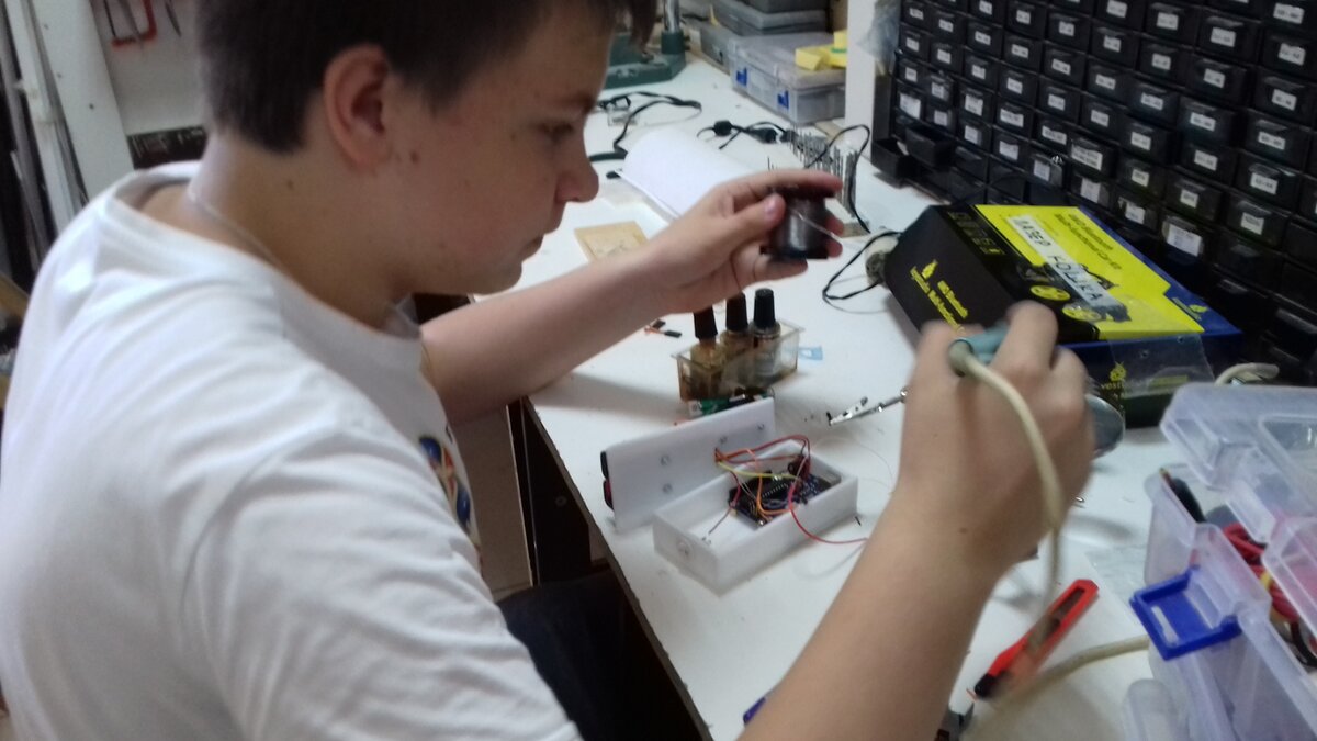 изготовление корпуса и распайка элементов