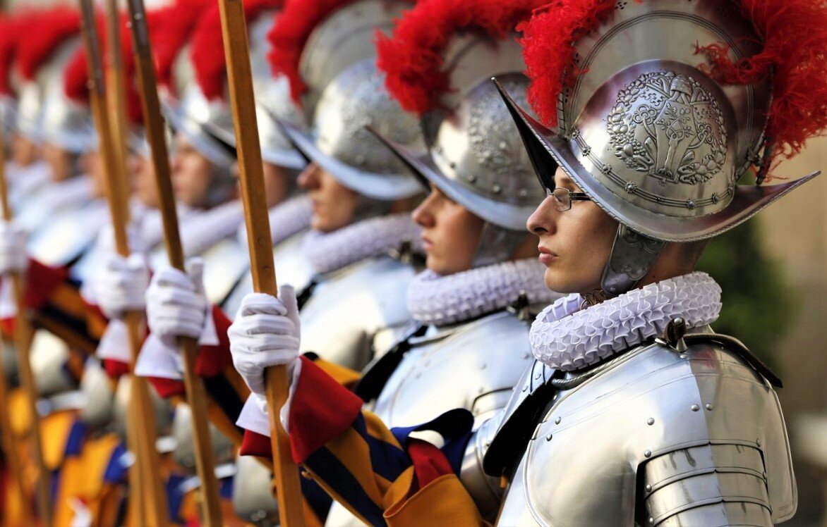 Швейцарские гвардейцы ватикана фото