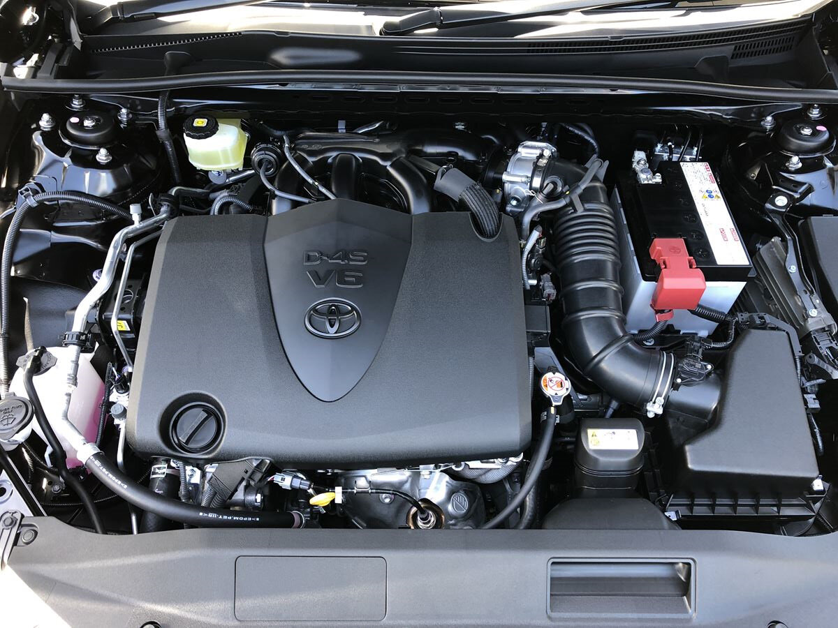 Подкапотка “Toyota Camry 70”