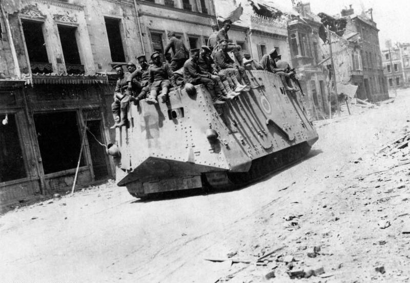 Немецкий танк во Франции в 1918 г.