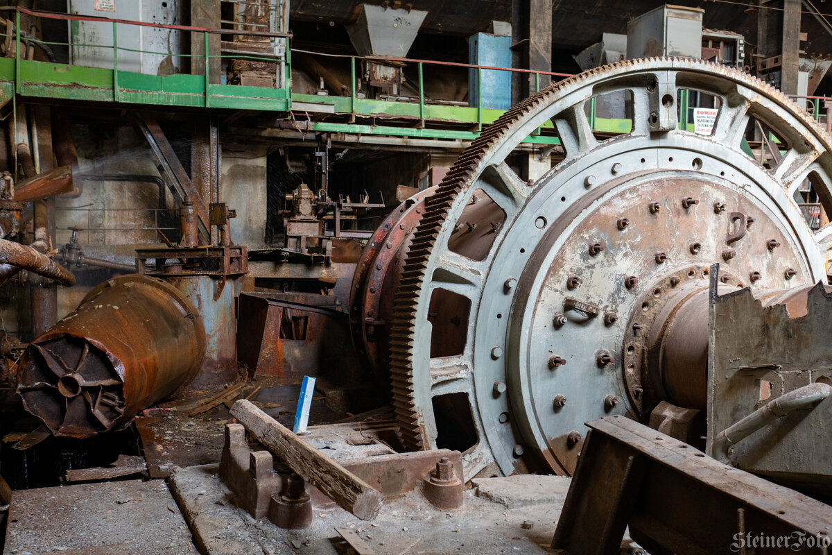 Мельница в цехе дробления