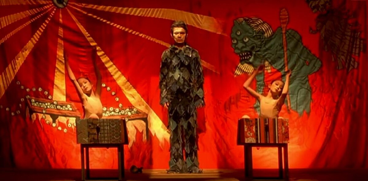 Кёко и её сестра в детстве (кадр из фильма "Три ... экстрима", 2004)