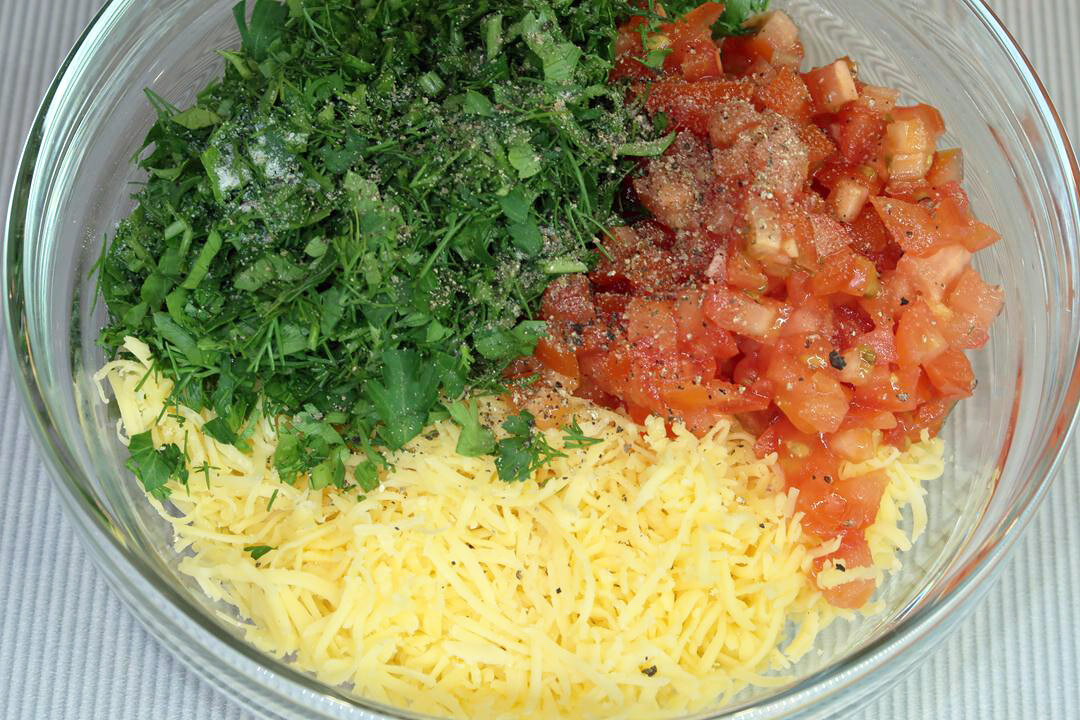 Конвертики из лаваша с сыром, творогом и зеленью на сковороде рецепт с фото пошагово
