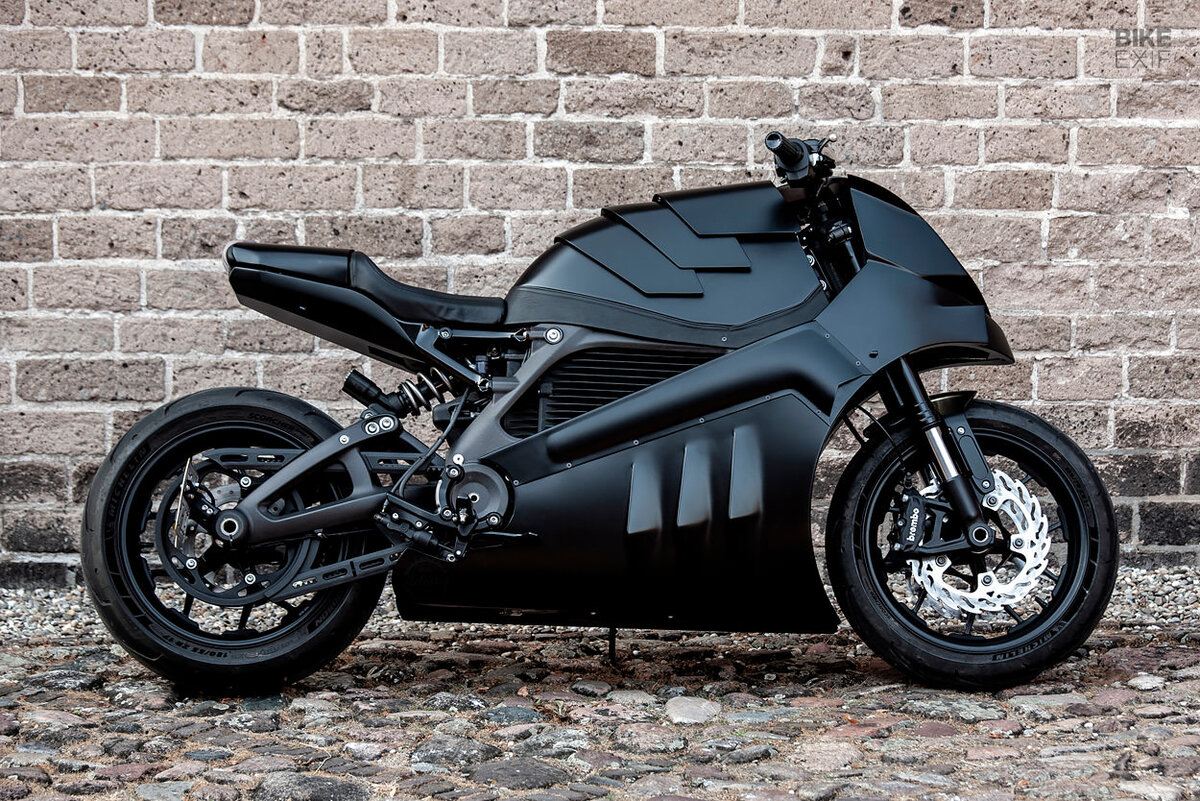 Как выглядит баек. Livewire мотоцикл. Электро мотоцикл кастом. Мотоцикл обычный. Мотоцикл Бэтмена.
