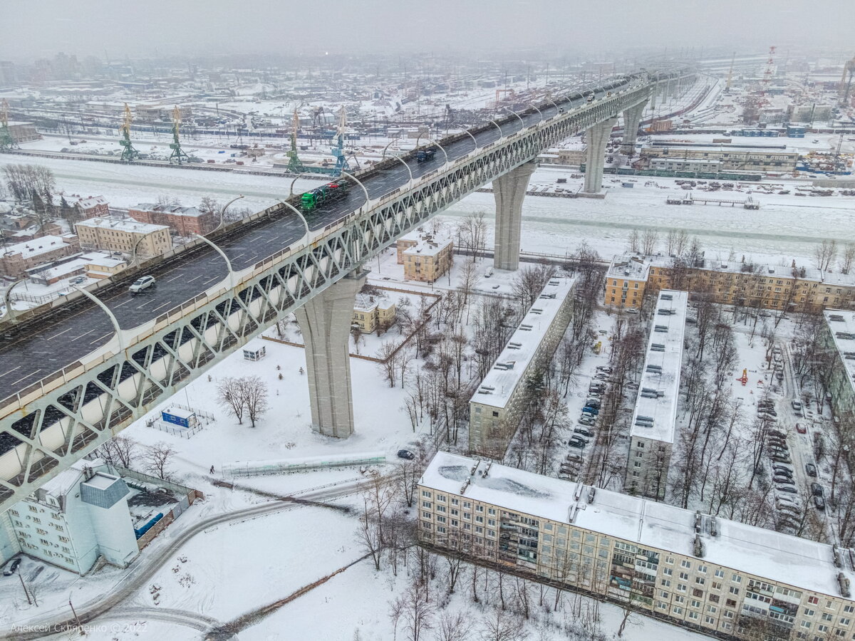 Питерский киберпанк. Как живёт Канонерский остров под эстакадой Западного  Скоростного Диаметра? | НЕ ФОТОГРАФ | Дзен