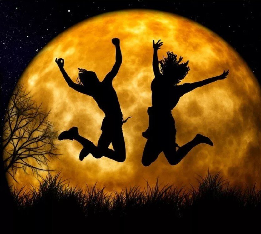 Близнецы в полнолуние...