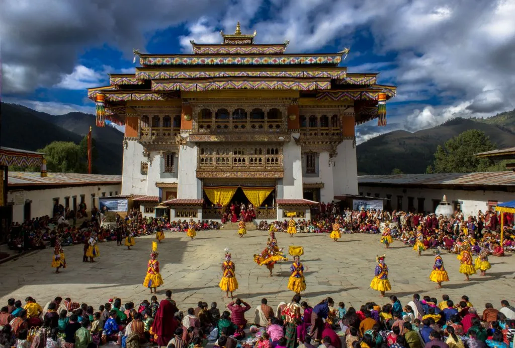 Бутан азия. Королевство бутан (Bhutan). Бутан столица Тхимпху. Достопримечательность бутан Тхимпху. Королевство бутан достопримечательности.