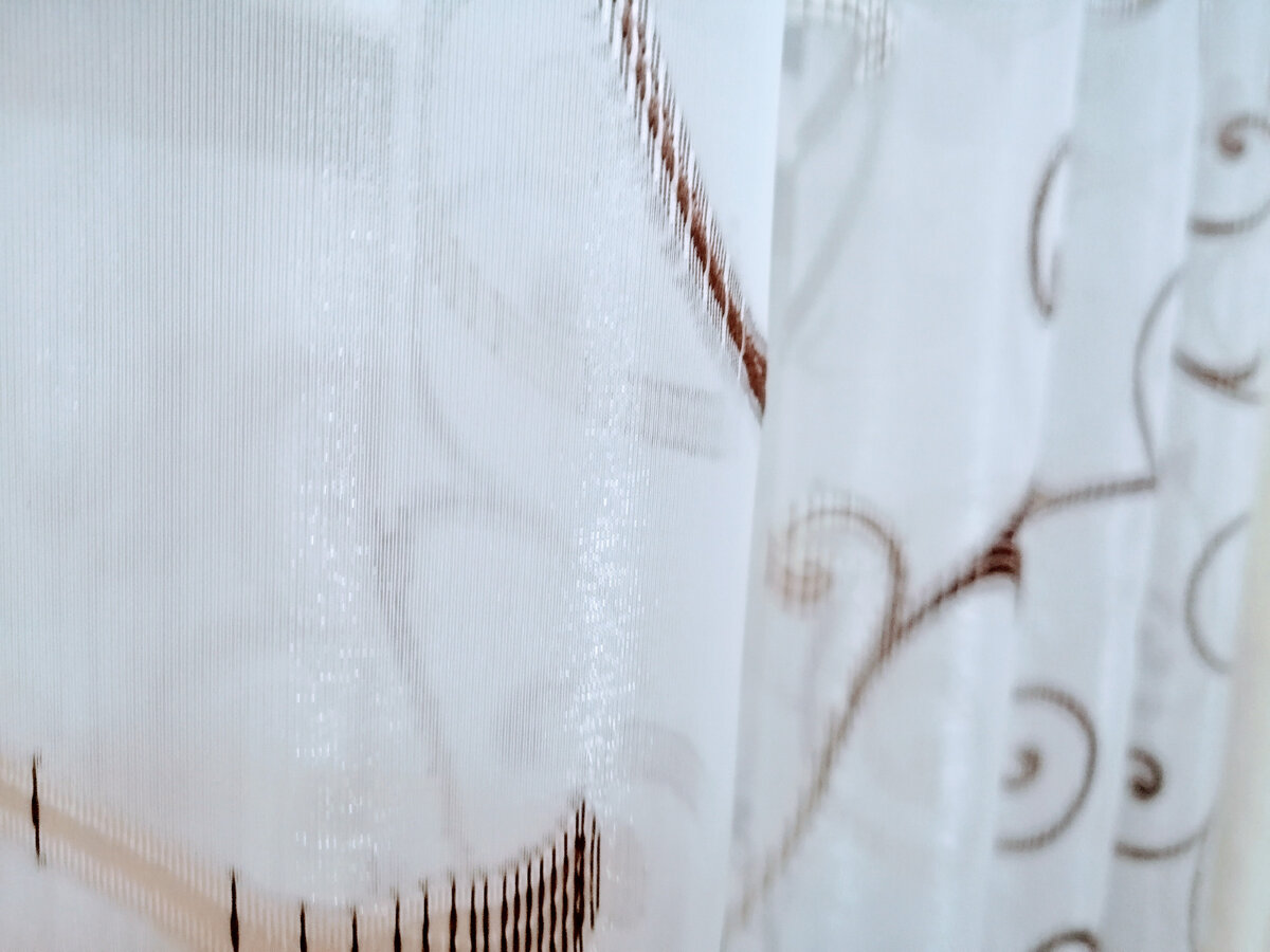 00. Белоснежная тюль исправьте ошибки. Теплый и холодный белый тюль отличие. Тюль tulle вуаль белая 300х270. Тюль без рисунка белая.