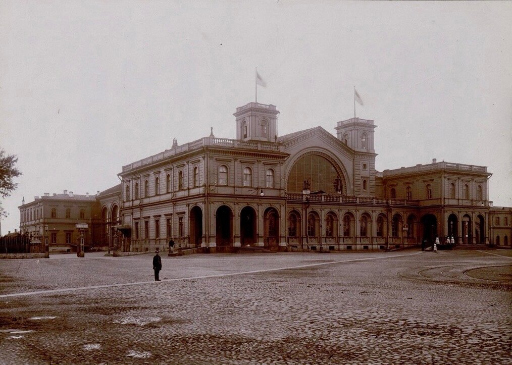 Неизвестный фотограф
Петербург. Балтийский вокзал
1910-е
Фотография
НИМ РАХ