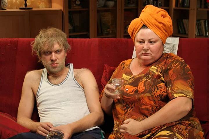 Актрису Юлию Сулес многие запомнили по юмористической программе «Наша Russia», в которой она весьма правдоподобно сыграла роль супруги мужчины, разговаривающего со своим телевизором...