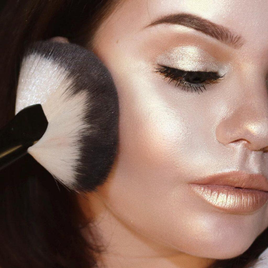 как будто жирный блеск