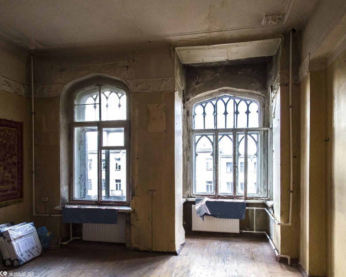 На фотографии квартира в Санкт-Петербурге из блога sf_spb