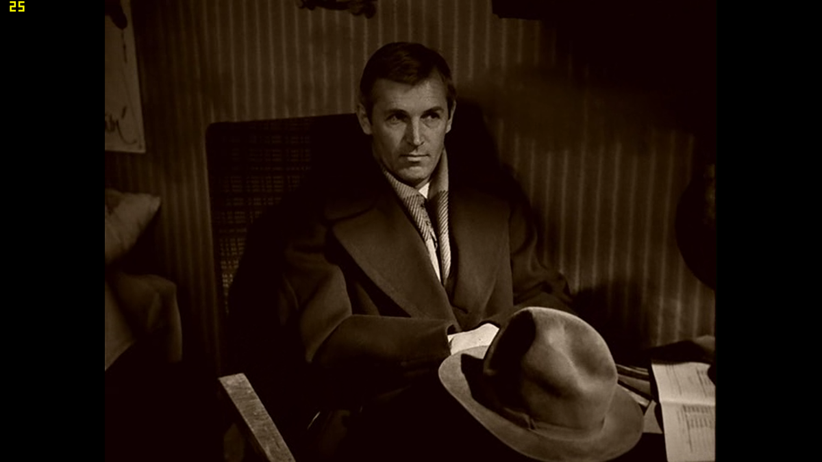  Александр Петрович Ильин (Станислав Любшин)