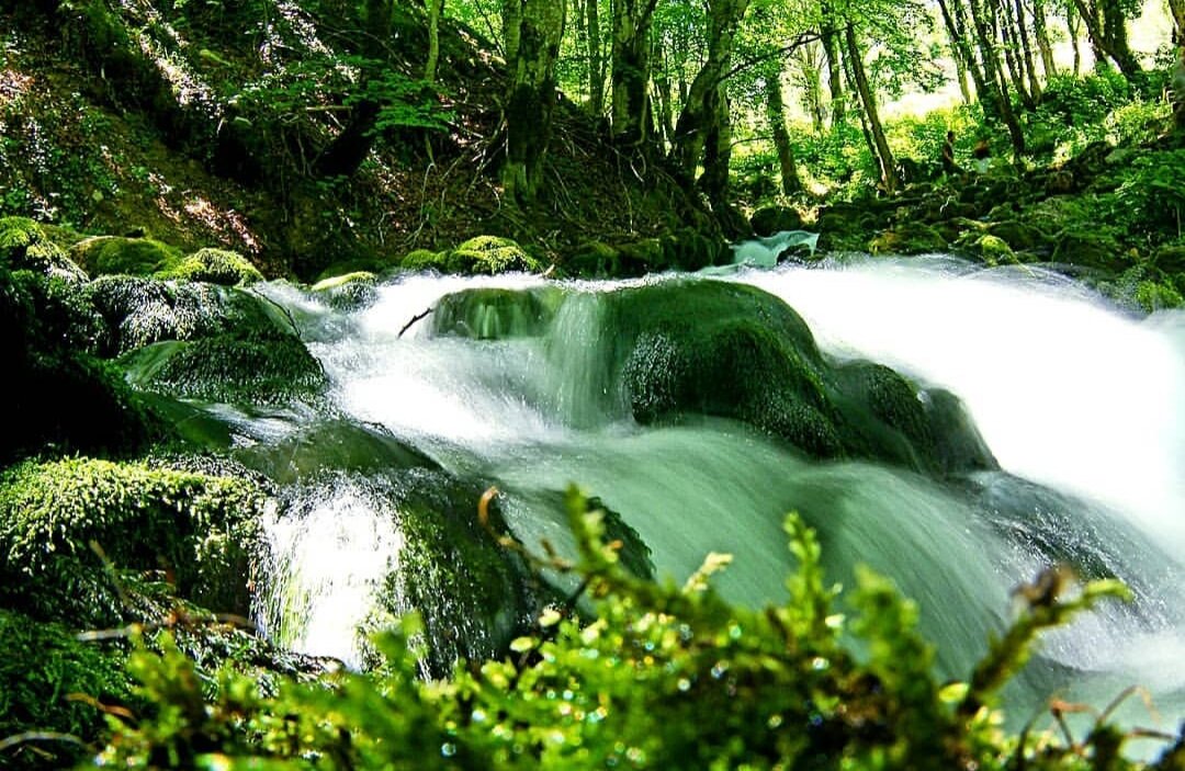 Водопад в горах невероятной Черногории