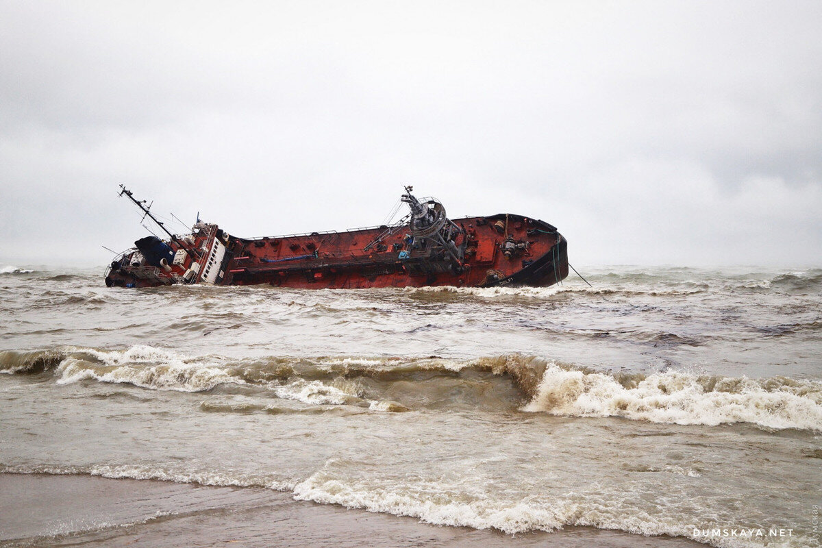 крушение в море