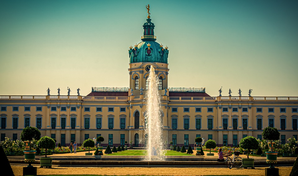 https://pixabay.com/ru/photos/замок-schlossgarten-парк-замка-4495548/