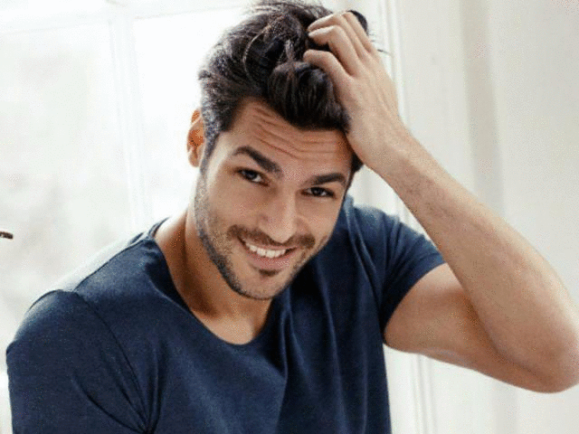 Ну а при чём тут голос, когда такая улыбка, правда?