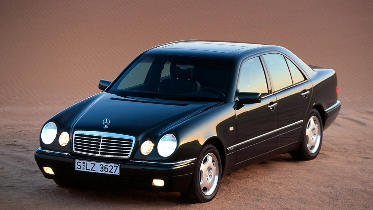 Mercedes e класс w210. Мерседес Бенц е210. Mercedes w210 2000. Мерседес Бенц 210 кузов. Мерседес w210 1997.