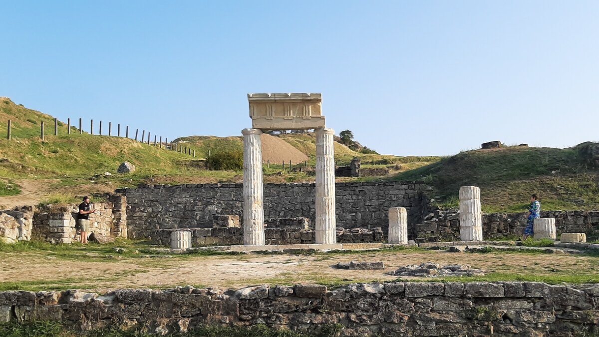 Древний город пантикапей в керчи. Керчь самый старый город. Керчь самый древний город россии. Керчь турецкая крепость ени кале. Акрополь пантикапея.