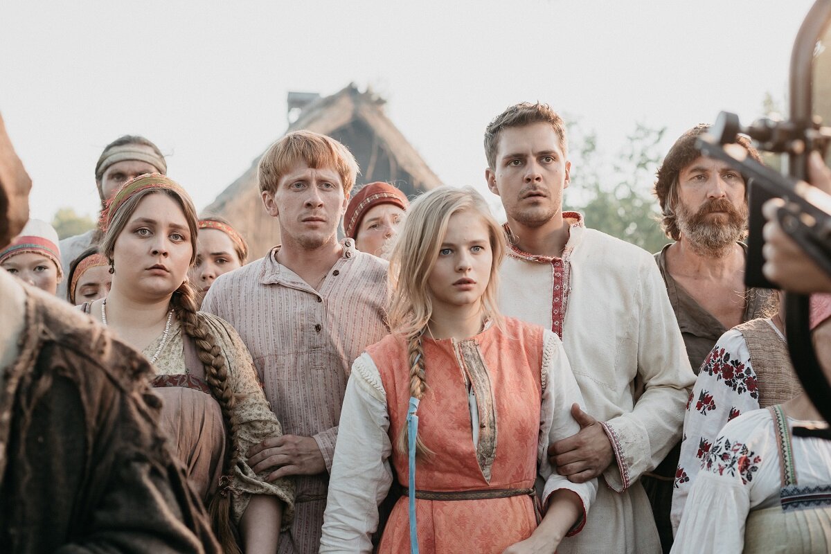 (с) Yellow, Black and White 