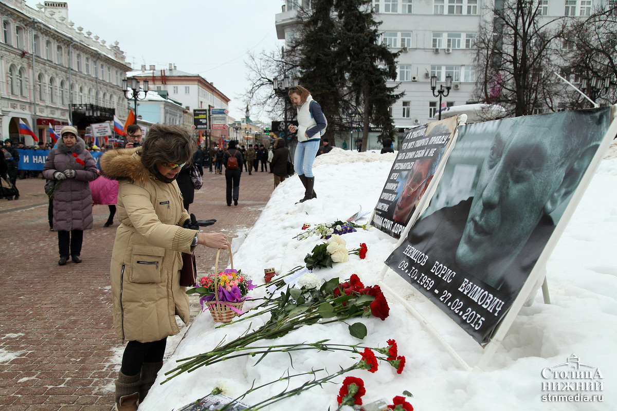 На фото: марш памяти Бориса Немцова, прошедший на улице Большой Покровской в Нижнем Новгороде 26 февраля 2017 года. Фото: Андрей Абрамов.