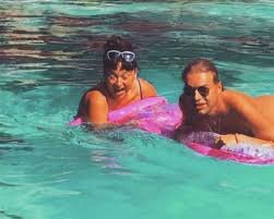 Гоген с подругой Лидией на отдыхе